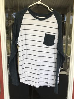 Men’s baseball style tee XL