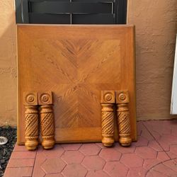 Living Room/ Coffee Table. Light Color Solid Wood 40 X 40.