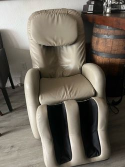 Leather Massage  several automatic modes chair  I joy excelent condition
