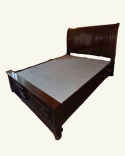 Queen size wood bed frame