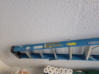 8ft Fiberglass Step Ladder