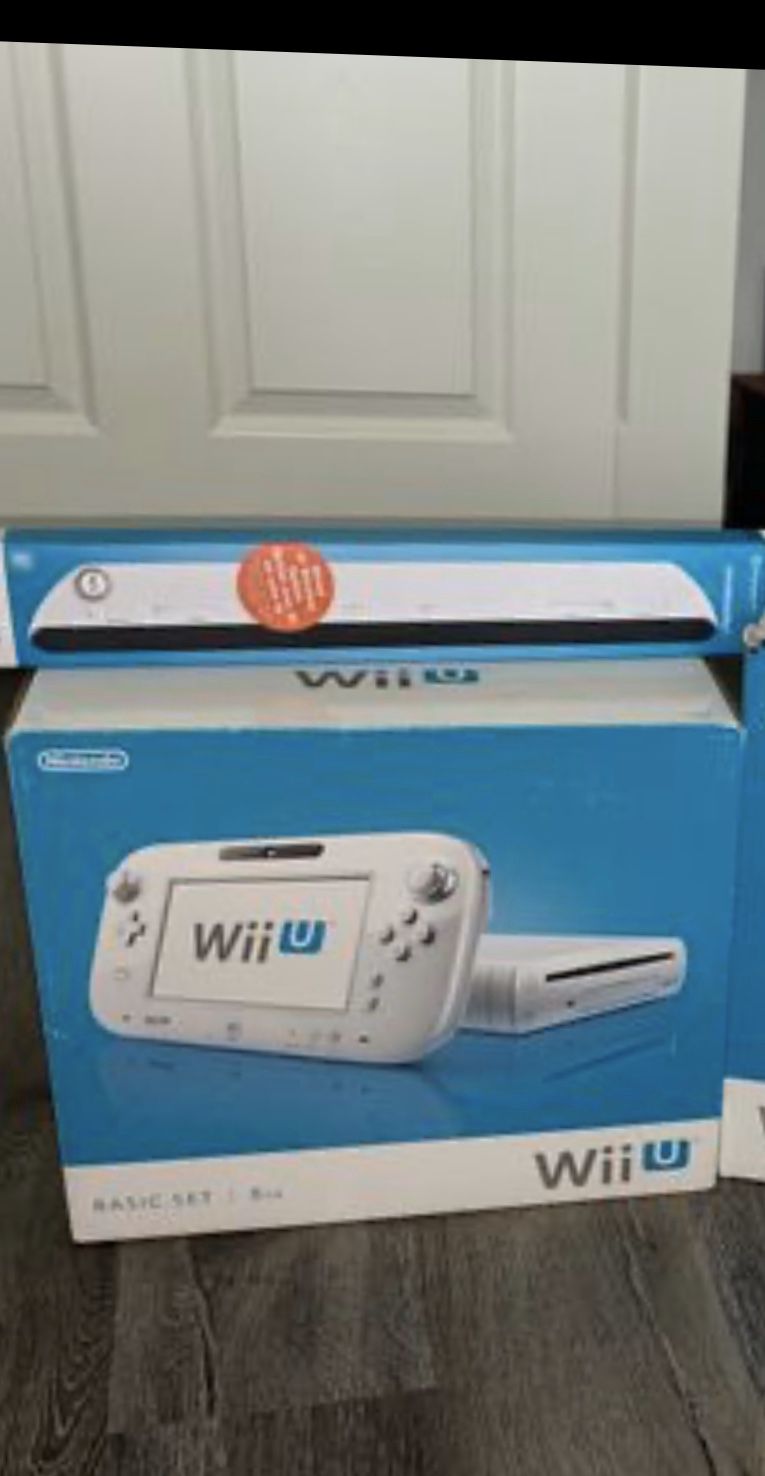 Nintendo Wii U- Excellent Condition!!!! Need Gone Now