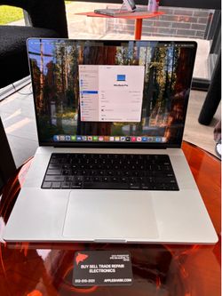 MacBook Pro 16” M2 Pro Chip 32GB Ram 512SSD  90 Day warranty! We offer financing.