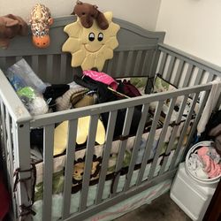Baby Crib (Graco) W/mattress