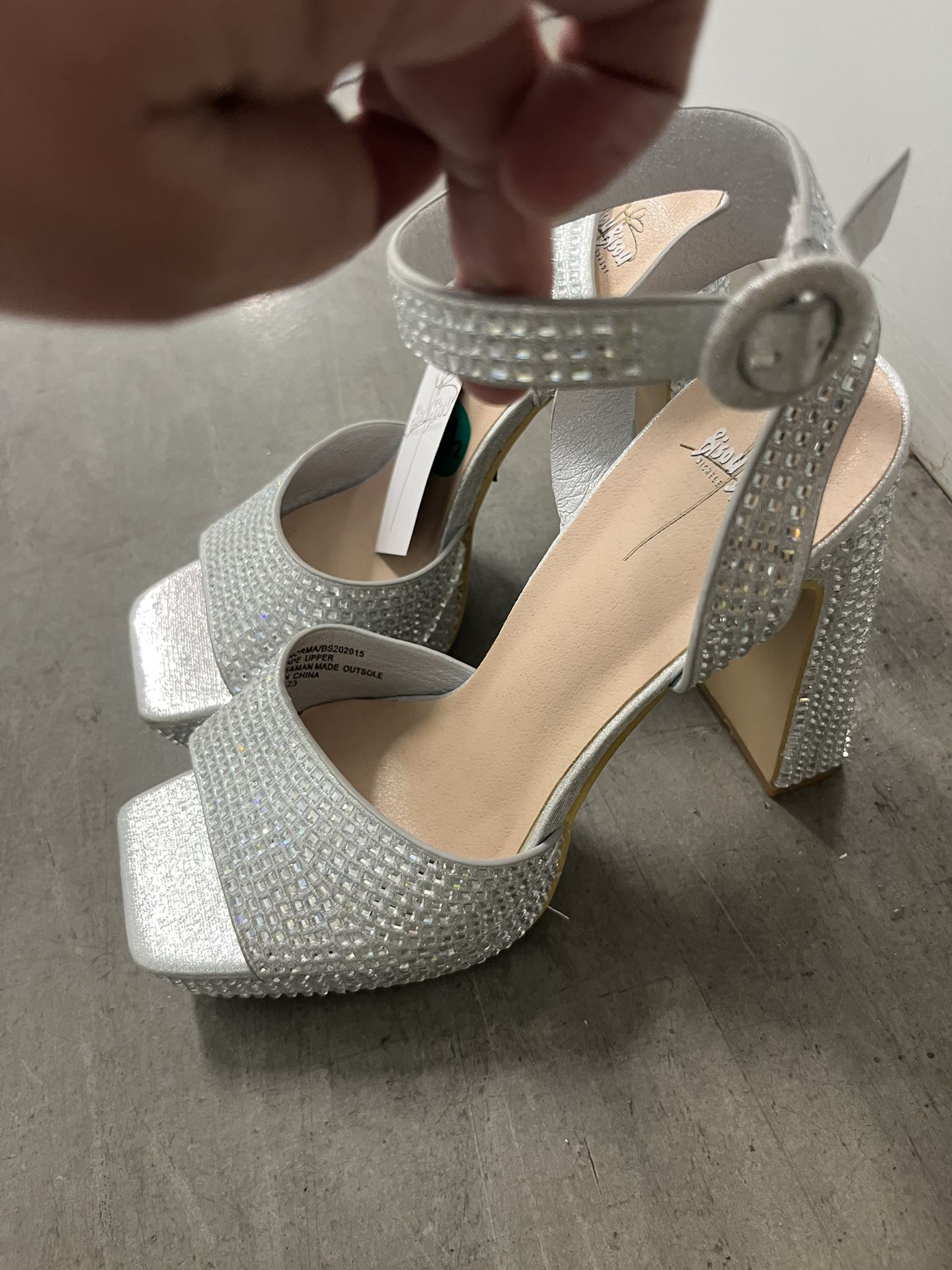 NWT - Bisou Bisou Women’s Silver Rhinestone Platform Block Heel Sandals Size 7.5