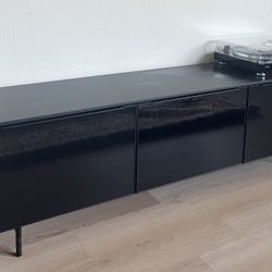 TV Stand - 16.5 Dx 70Wx 21H