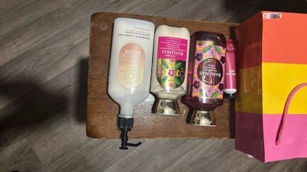 Bath & Body Works Bahamas Passionfruit & Banana Flower body care products.