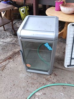 Mini fridge