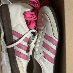 Adidas Sambas (Women 8.5)
