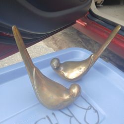 2 Brass Doves