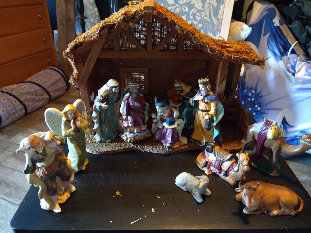 Vintage 12 Piece Nativity