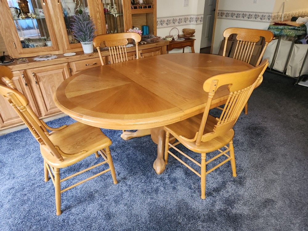 Dinning Room Table and 4 Chairs