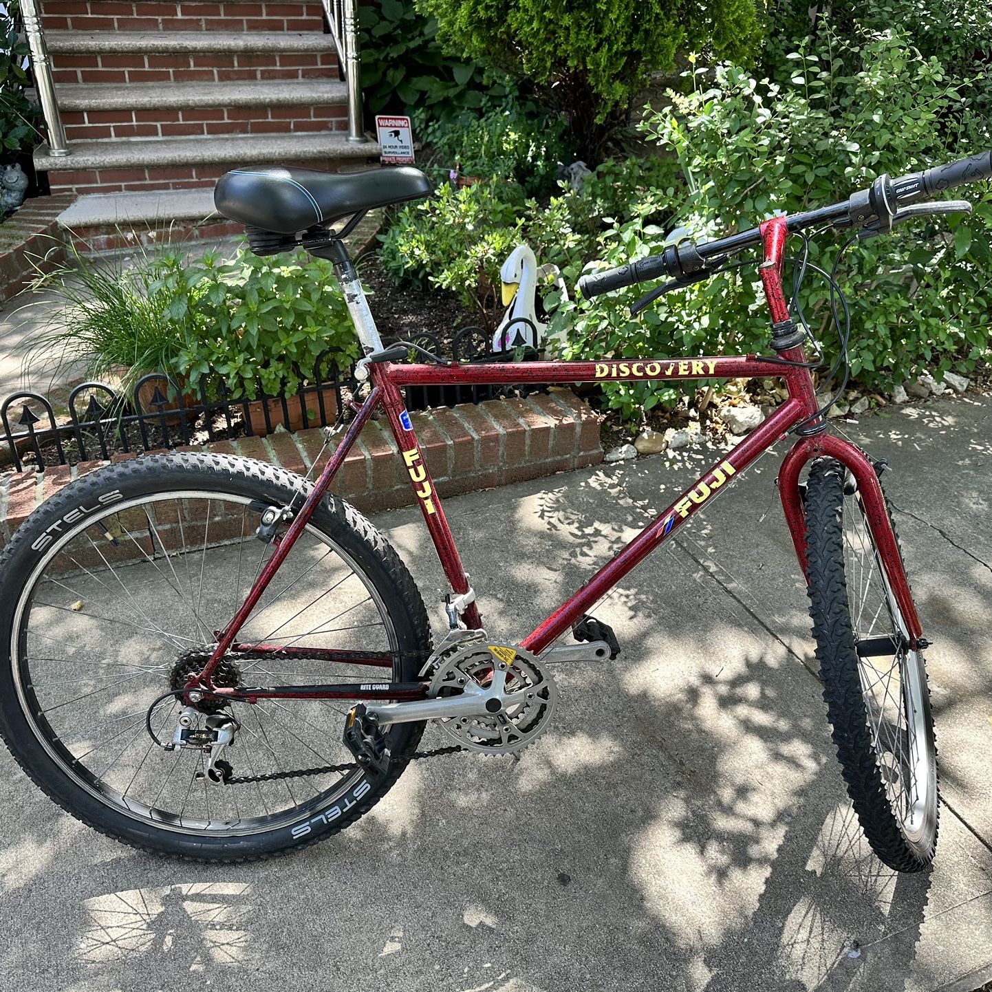Fuji Discovery Mountain Bike for Sale in Queens NY OfferUp