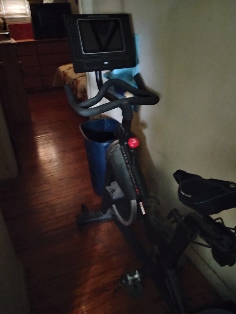 Pro- Form P ( Smart Power 10.0) Stationary Bike W/Fit Screen