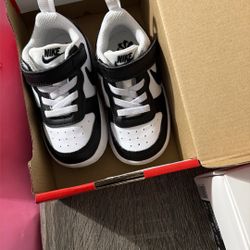 Nike Toddle Shoes Size 6c