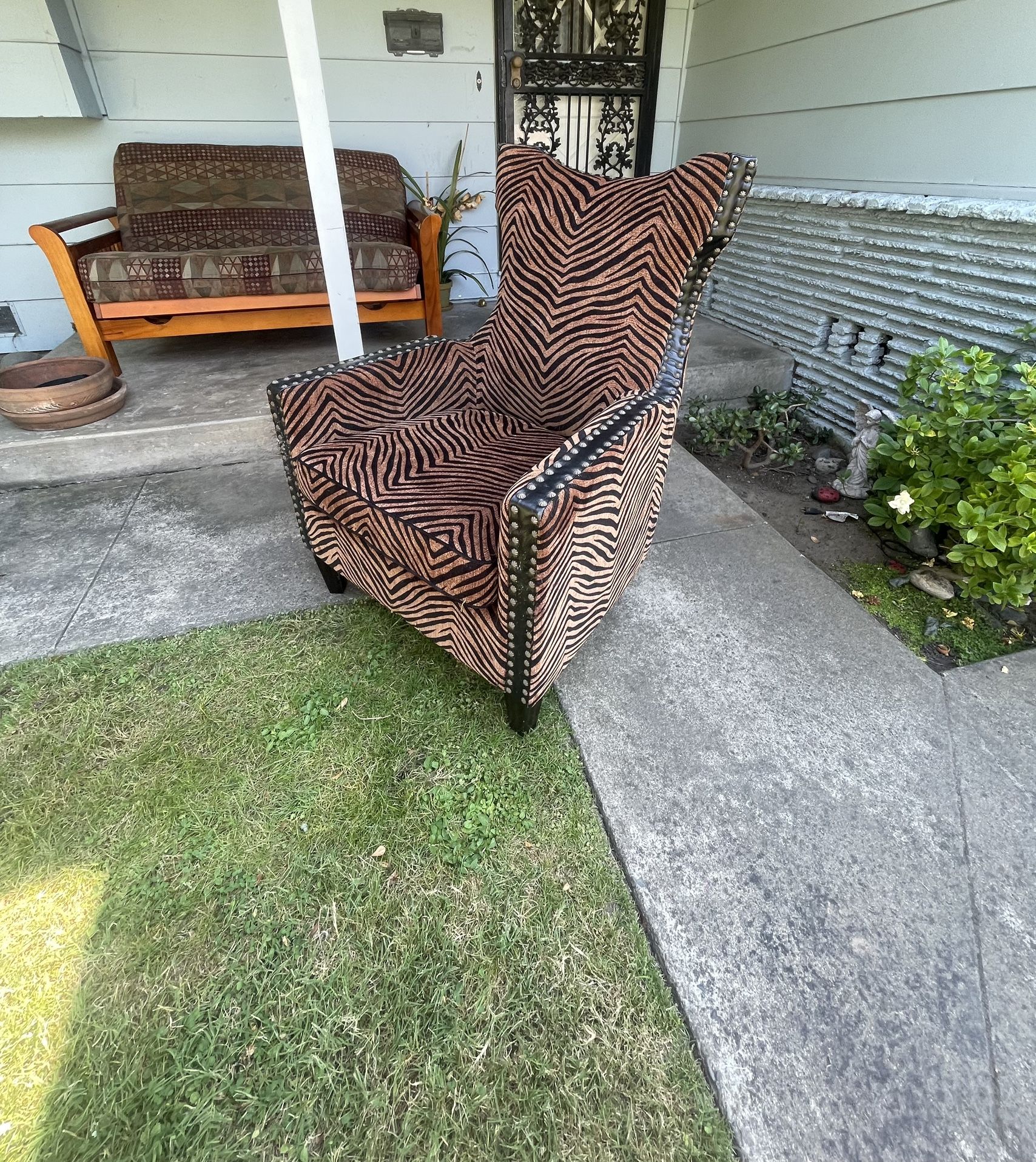 🪑 Zebra Print High Back Accent Chair – Bold & Stylish! 🪑