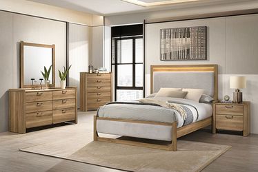 Elinora Natural Chest