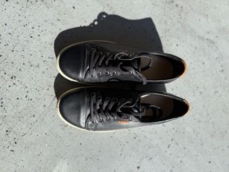 Women’s Black Ecco Sneakers Sz 37 (6.5us)