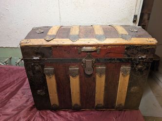 Eagle Lock Co. USA Terryville Connecticut Steamer Trunk
