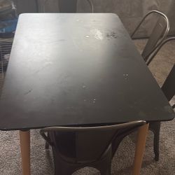 Table & Chairs
