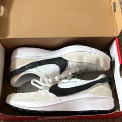 Nike Waffle Debut Size 10.5