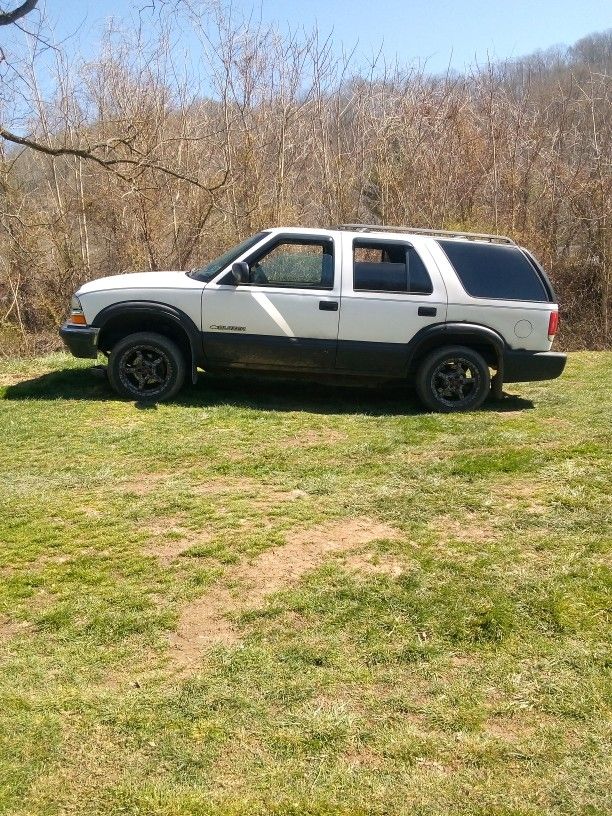 04 Chevy Blazer For Parts