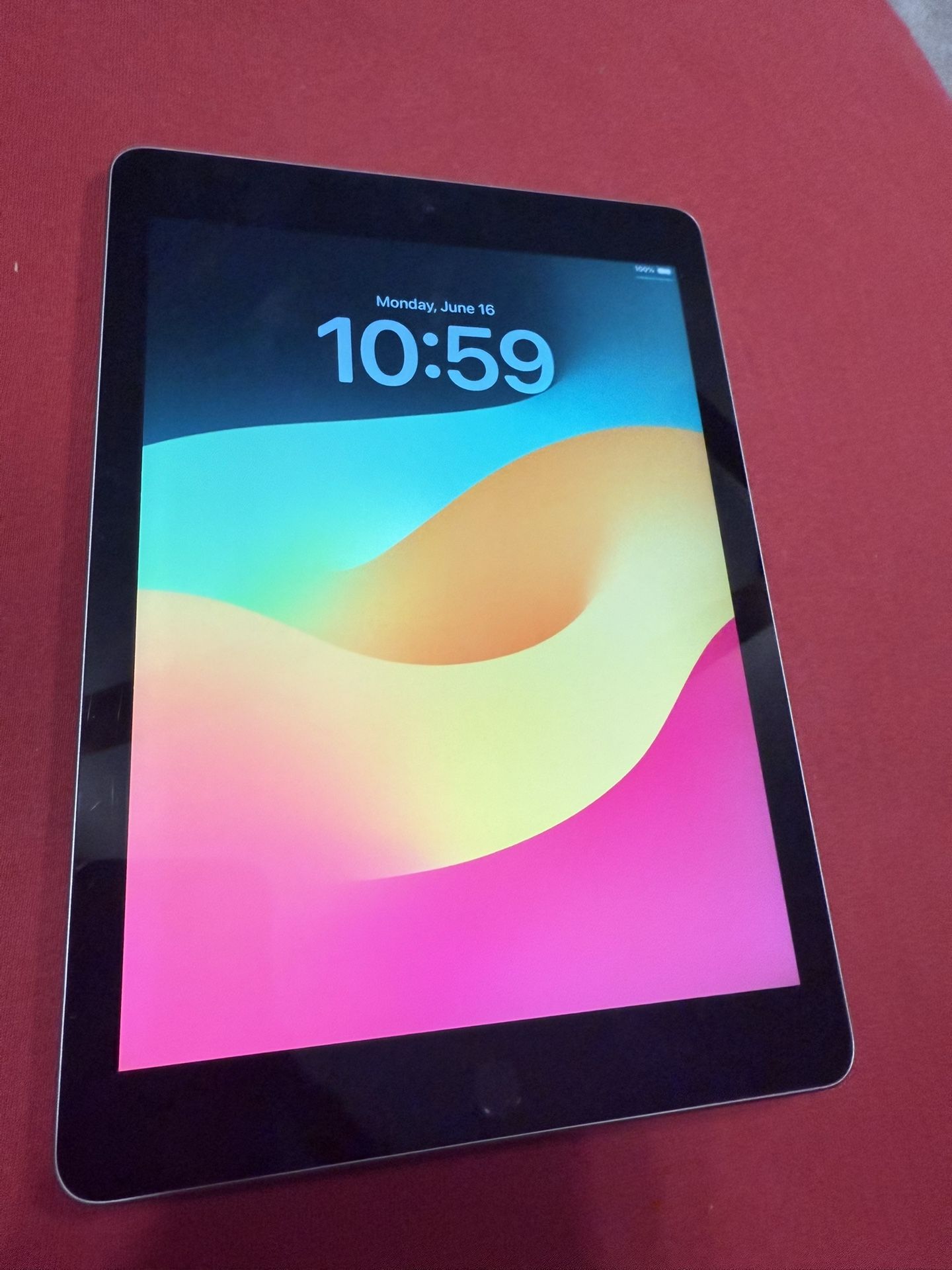 iPad 6th Generation 32Gb WIFI Used Working