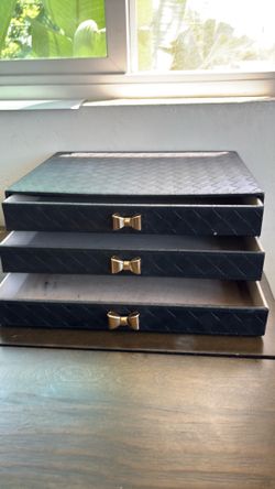 Black jewelry box