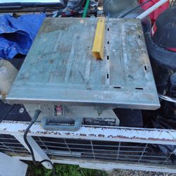 Portable Tile Saw.      Cash Sale Only