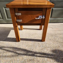 End Table/Night Stand 