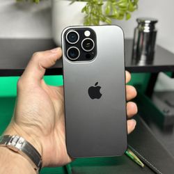 iPhone 16 Pro Max 256gb (Unlocked) Battery 100% 