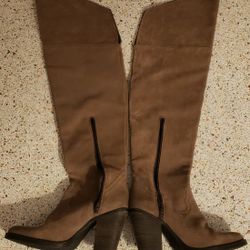 Women's Suede Boots(sz 9/10)