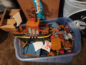 2000 - 2002 Fisher Price Mattel Pirate Ship / Knights Castle Pieces