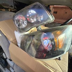 2014 Dodge Grand Caravan Headlights