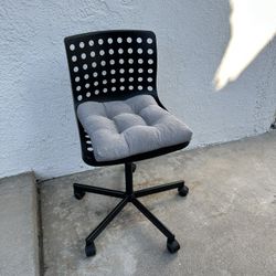 IKEA Chair Sporren W/ Cushion 