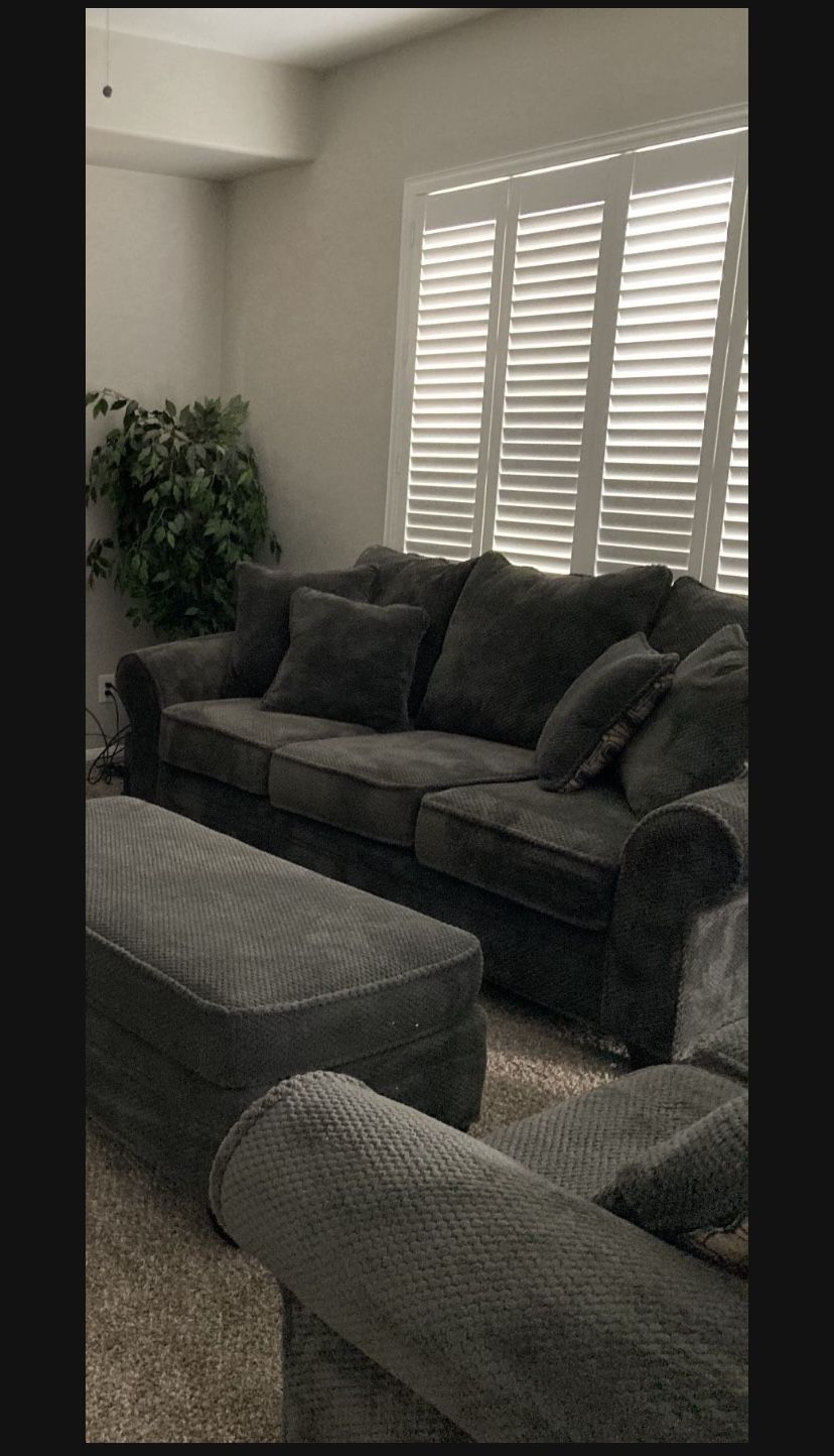 Like New Comfortable Furniture