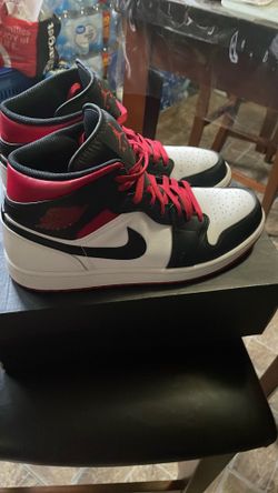 Nike Air Jordan 1 Mid Black Toe White Red Sneakers Size 11 (With Box)