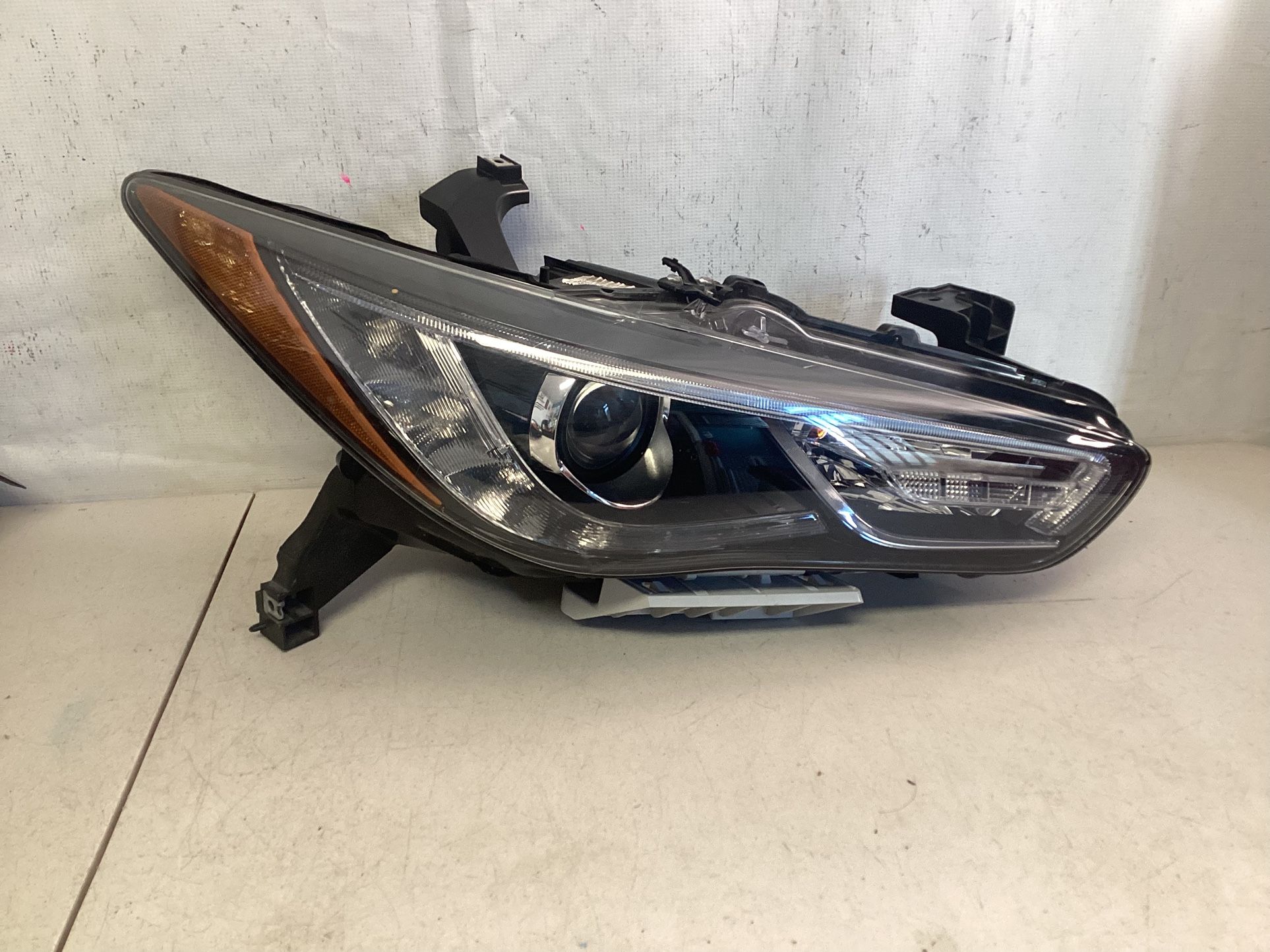 2016-2017-2018 INFINITI QX60 HEADLIGHT XENON HID RIGHT PASSENGER RH USED OEM