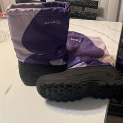 Girls Snow Boots Size 6