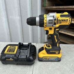 DEWALT 20V MAX Brushless Cordless 1/2 in. Hammer Drill/Driver with FLEXVOLT ADVANTAGE and 20V MAX 5.0 Battery an rapid charger New $275