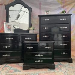 Four Pieces Black Wooden Bedroom Set Including Two Dressers,mirror And Nightstand Set Has Been Refurbished Looks Great 