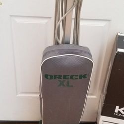 New Cond  ORECK COMMERCIAL VACUUM CLEANER WITH AMAZING POWER  SUCTION   , AMAZING POWER SUCES    WORKS EXCELLENT   , AMAZING POWER SUCES  , IN THE BOX