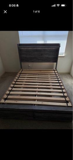 Baystorm Queen Panel Bed with 4 Storage Drawers