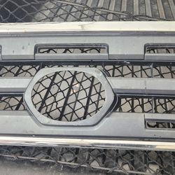Toyota Tacoma 2017-2021 Grill