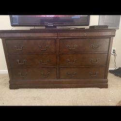 3 Piece Dresser With Mirror  And Nightstand 