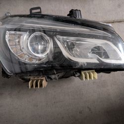 QX80 Right Passengers Headlight