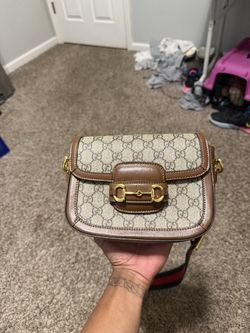 womens Gucci purse
