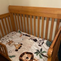 Baby Crib/Toddler Bed