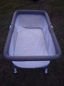 Baby Bassinet with Mattress Pad