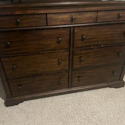 Nebraska Furniture Mart Dresser And Nightstand 